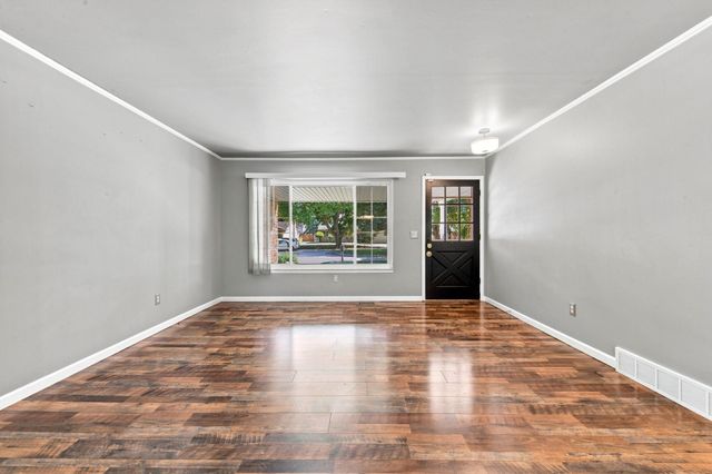 4957 Hubbard Drive, Troy, MI 48085