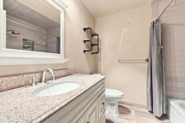4957 Hubbard Drive, Troy, MI 48085