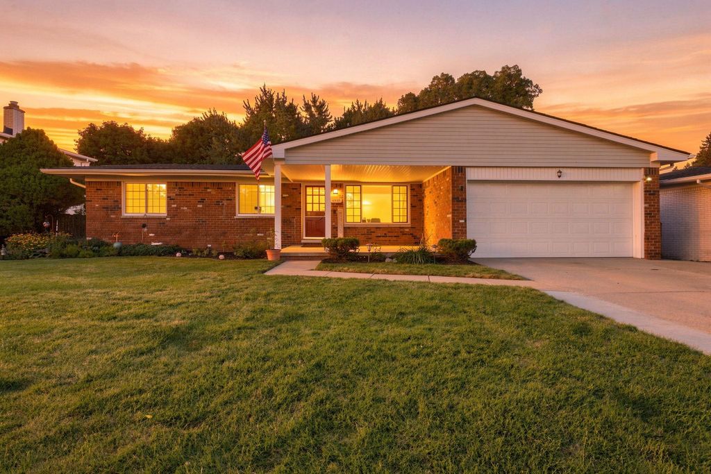 4957 Hubbard Drive, Troy, MI 48085