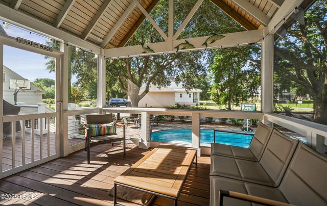 4 Waterbird Drive, Beaufort, SC 29907