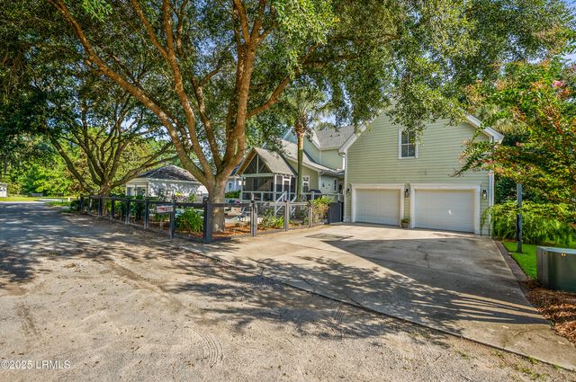 4 Waterbird Drive, Beaufort, SC 29907