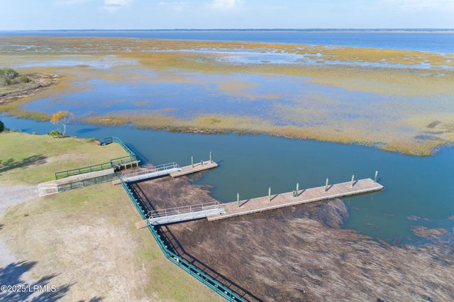 4 Waterbird Drive, Beaufort, SC 29907