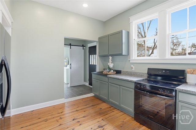 657 E Henry Street, Savannah, GA 31401