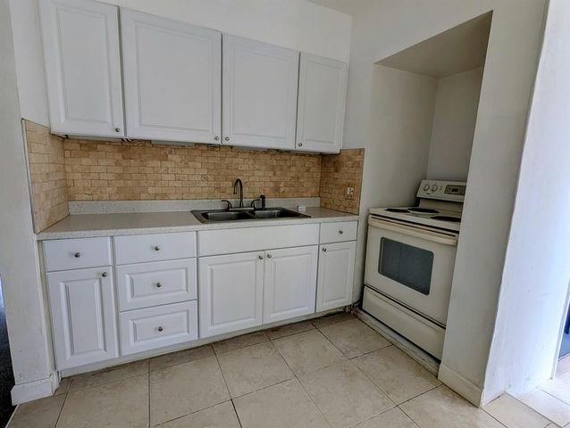 320 SW 21ST Street, Fort Lauderdale, FL 33315