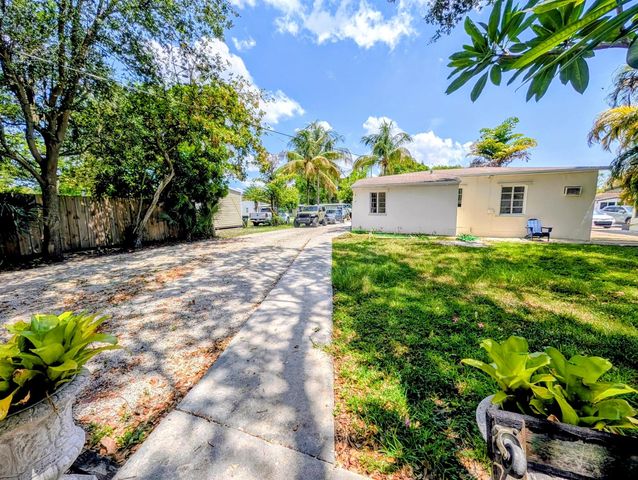 320 SW 21ST Street, Fort Lauderdale, FL 33315
