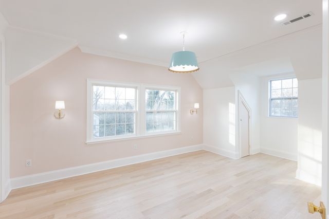 4401 Iroquois Ave, Nashville, TN 37205