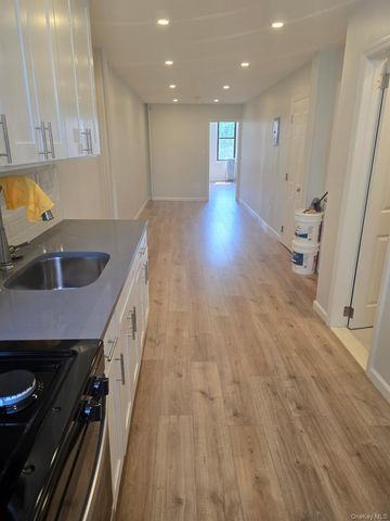 6077 55th Street 2R, Maspeth, NY 11378