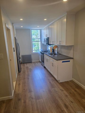 6077 55th Street 2R, Maspeth, NY 11378