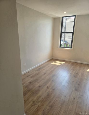 6077 55th Street 2R, Maspeth, NY 11378