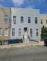 6077 55th Street 2R, Maspeth, NY 11378