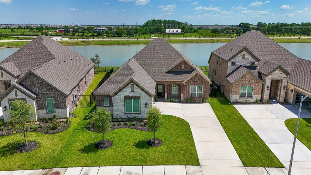2135 Tioga View Drive, Iowa Colony, TX 77583