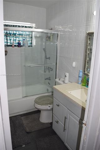 5317 Van Buren St, Hollywood, FL 33021