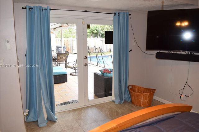 5317 Van Buren St, Hollywood, FL 33021