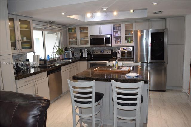 5317 Van Buren St, Hollywood, FL 33021