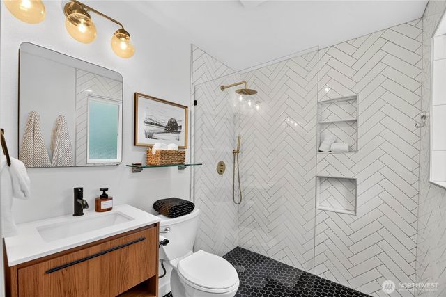 3140 Elwood Drive W, University Place, WA 98466