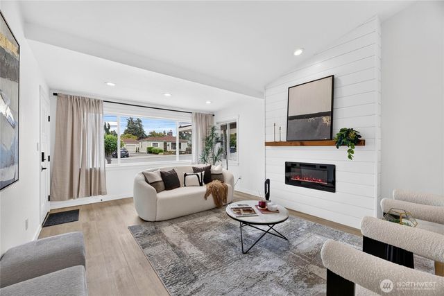 3140 Elwood Drive W, University Place, WA 98466
