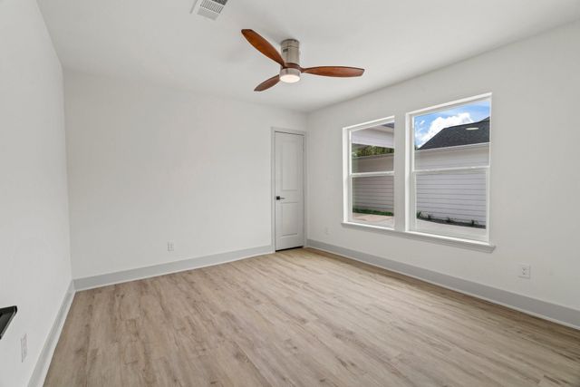 1009 Genova Street, Houston, TX 77009