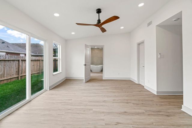 1009 Genova Street, Houston, TX 77009