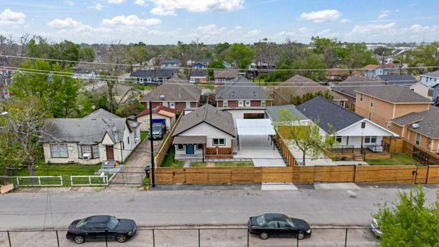 1009 Genova Street, Houston, TX 77009