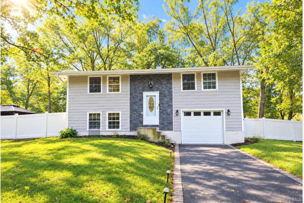 32 Lodge Lane, East Setauket, NY 11733 — exterior