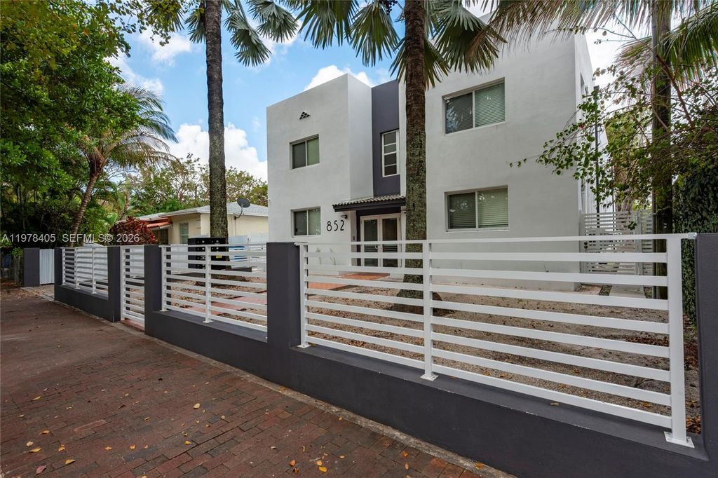 852 SW 13th Ave, Miami, FL 33135