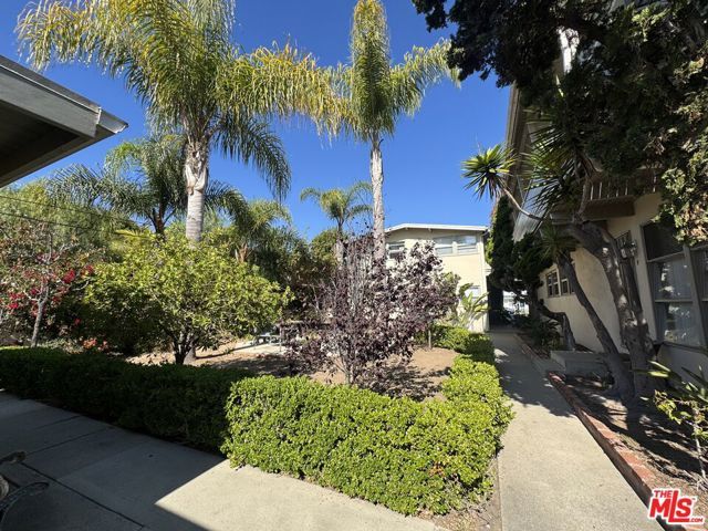 7360 W Manchester Avenue, Los Angeles, CA 90045