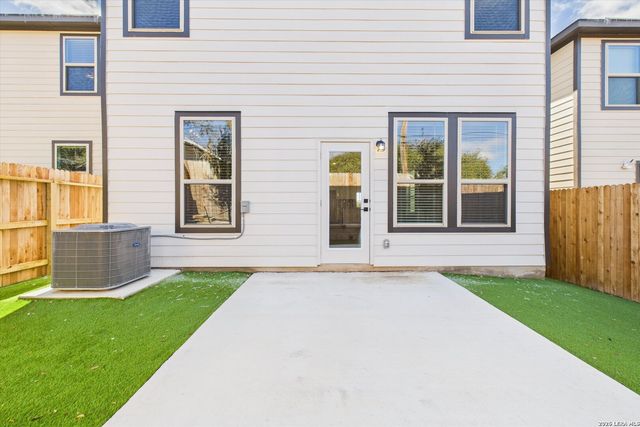 1018 West 1604 North Unit 202, San Antonio, TX 78251
