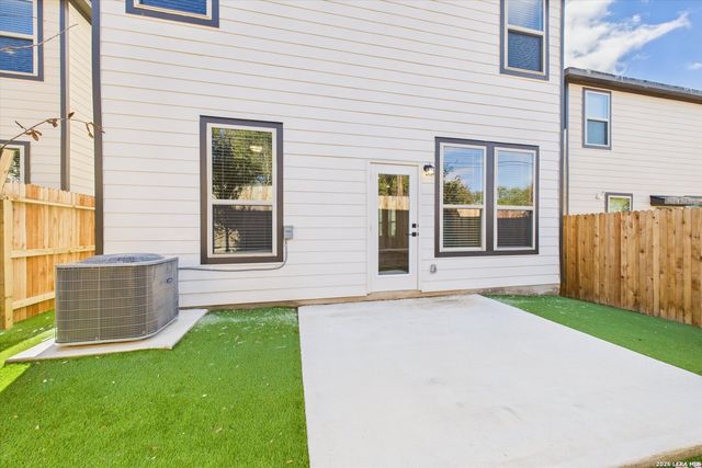 1018 West 1604 North Unit 202, San Antonio, TX 78251