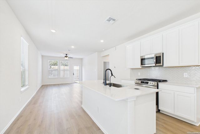 1018 West 1604 North Unit 202, San Antonio, TX 78251