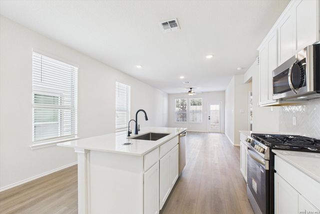 1018 West 1604 North Unit 202, San Antonio, TX 78251