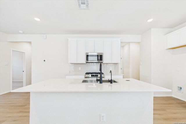1018 West 1604 North Unit 202, San Antonio, TX 78251