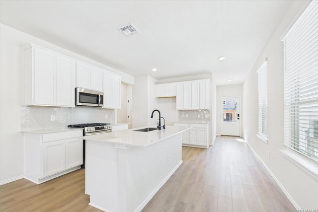 1018 West 1604 North Unit 202, San Antonio, TX 78251