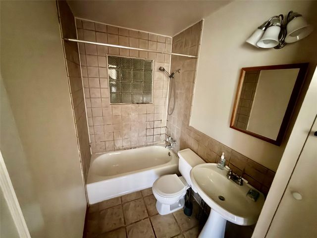 7801 Glass Street A, Houston, TX 77016