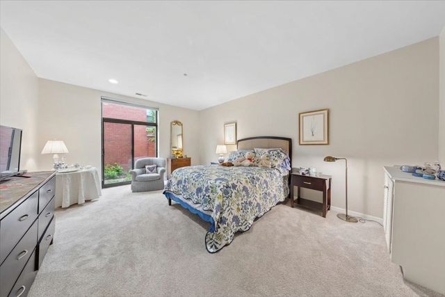 33 W Huron Street 311, Chicago, IL 60654