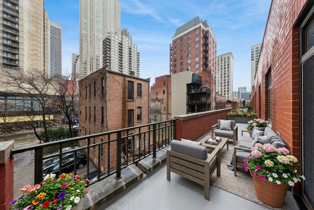 33 W Huron Street 311, Chicago, IL 60654