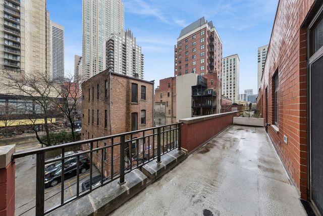 33 W Huron Street 311, Chicago, IL 60654