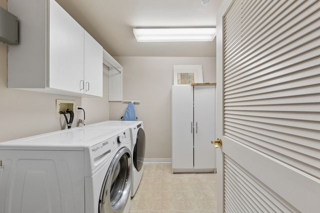 33 W Huron Street 311, Chicago, IL 60654