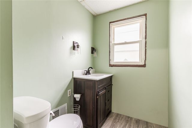 80 Eglantine Road, Greece, NY 14616