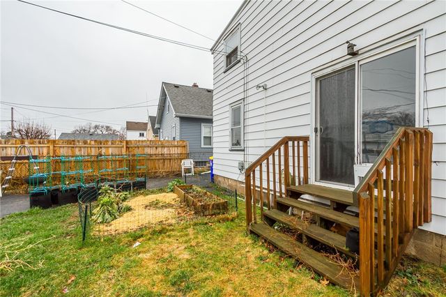 80 Eglantine Road, Greece, NY 14616