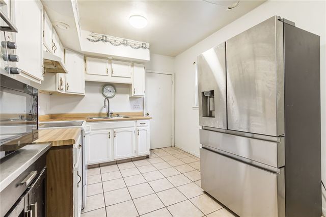 80 Eglantine Road, Greece, NY 14616