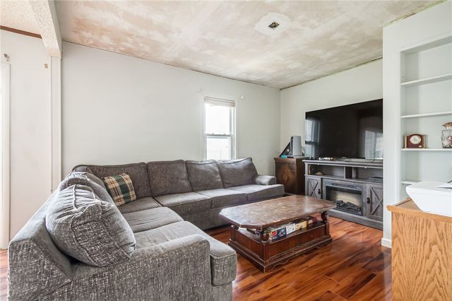 80 Eglantine Road, Greece, NY 14616