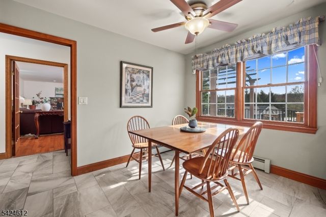 10 Warwick Dr, Washington Twp., NJ 07853