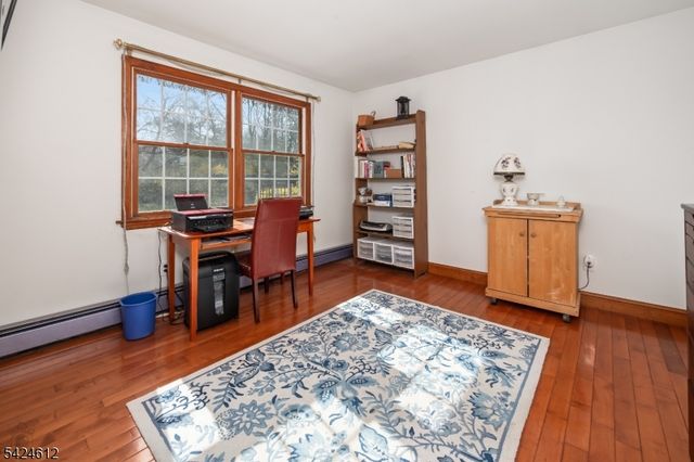 10 Warwick Dr, Washington Twp., NJ 07853