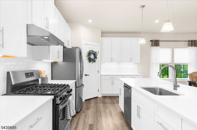 124 Club House Dr, Washington Twp., NJ 07882
