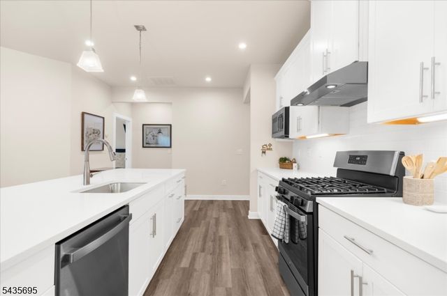 124 Club House Dr, Washington Twp., NJ 07882