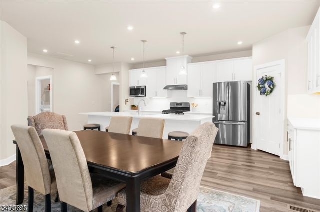 124 Club House Dr, Washington Twp., NJ 07882