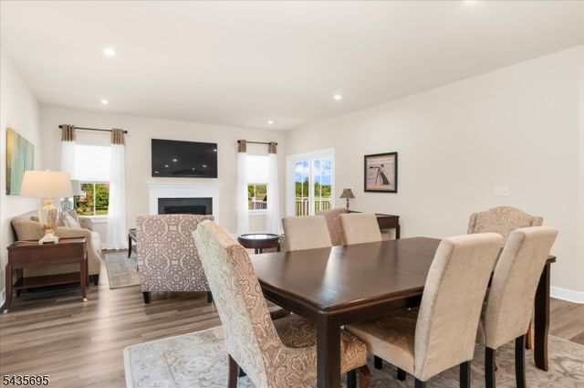 124 Club House Dr, Washington Twp., NJ 07882
