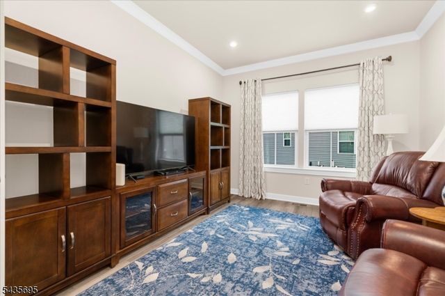124 Club House Dr, Washington Twp., NJ 07882