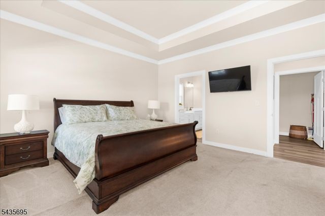 124 Club House Dr, Washington Twp., NJ 07882