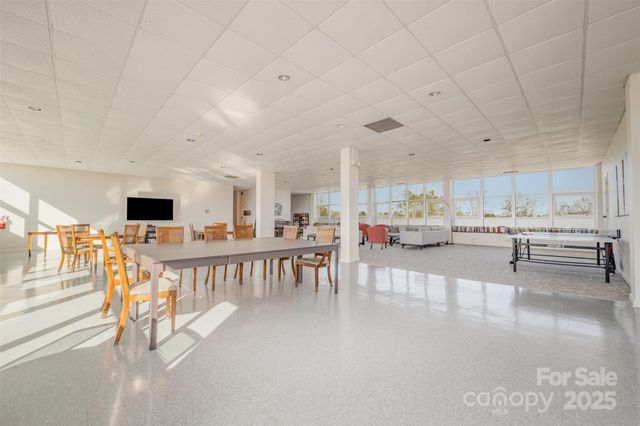 1300 Reece Road 302, Charlotte, NC 28209